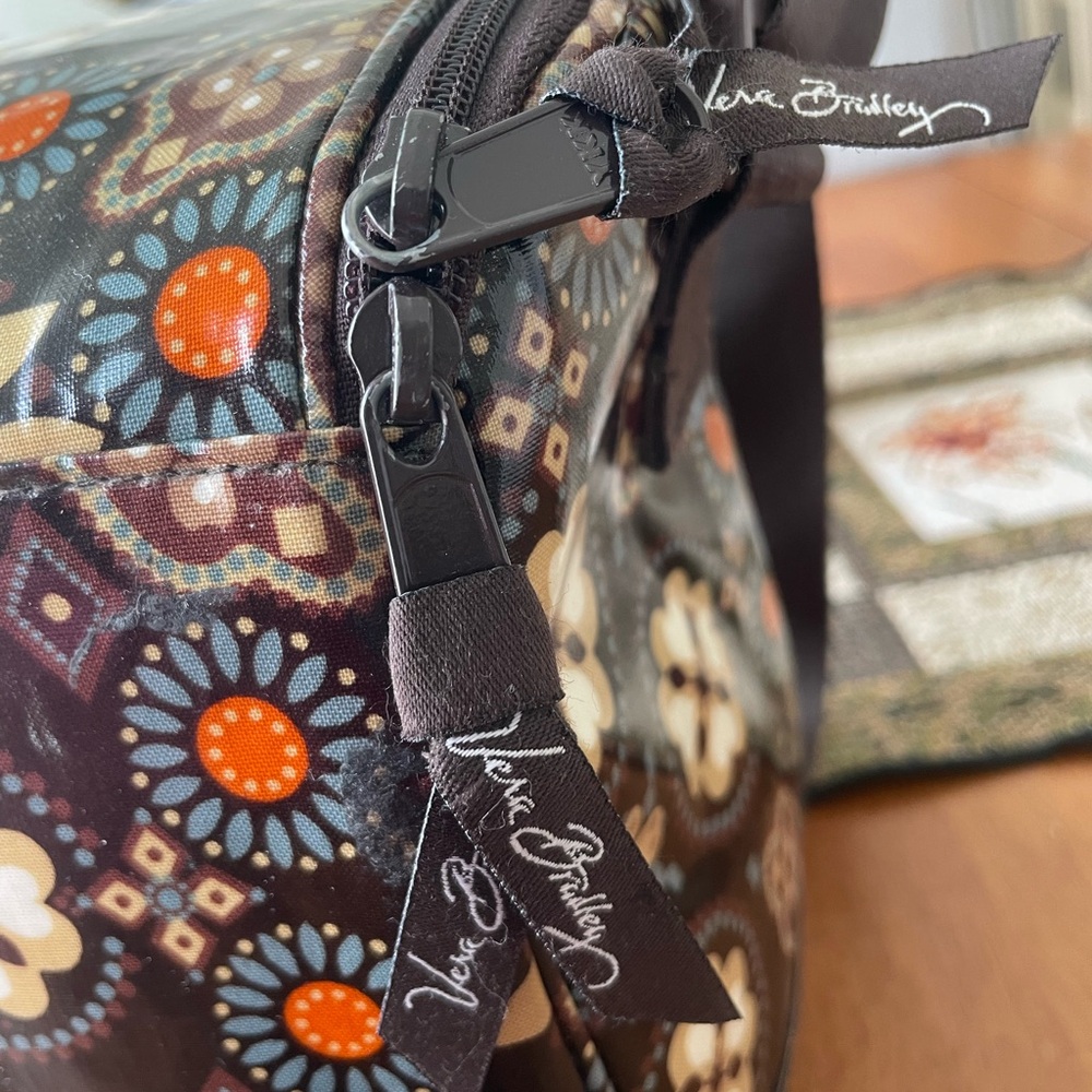 Vera Bradley stay cooler lunch bag in Canyon pattern - Picture 3 of 5